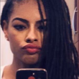 Meet your Posher, Courtney